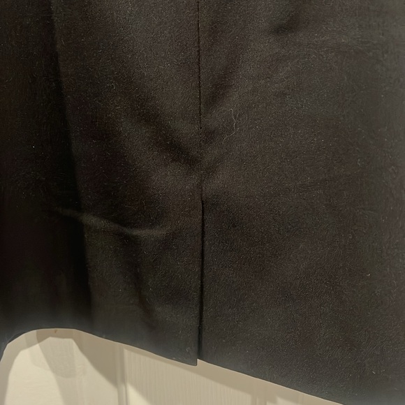 Black skirt - Picture 3 of 4